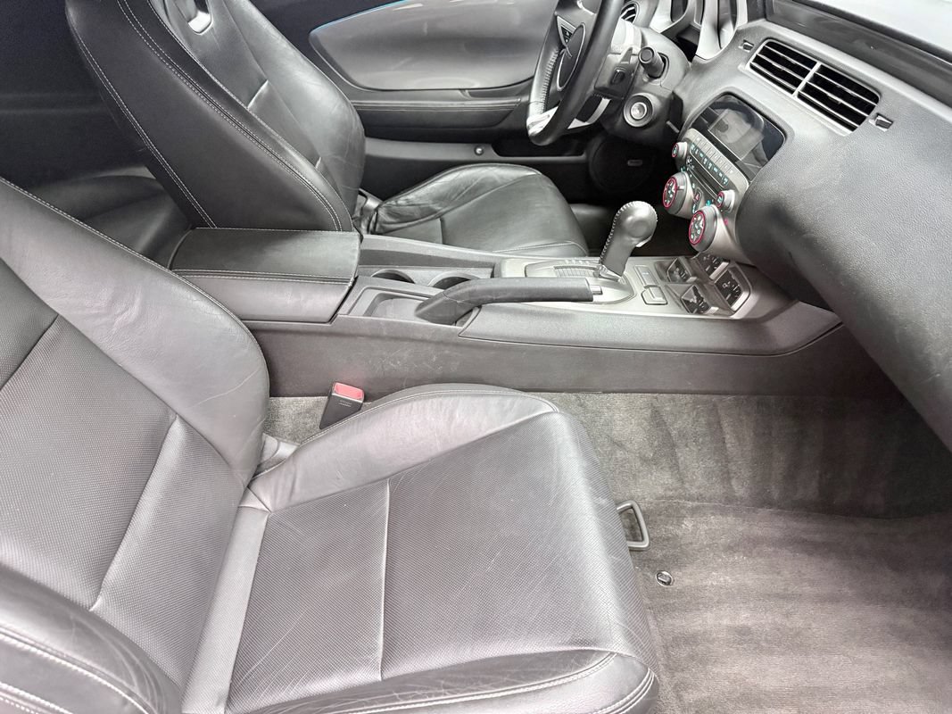 Used 2010 Chevrolet Camaro SS RWD image 12