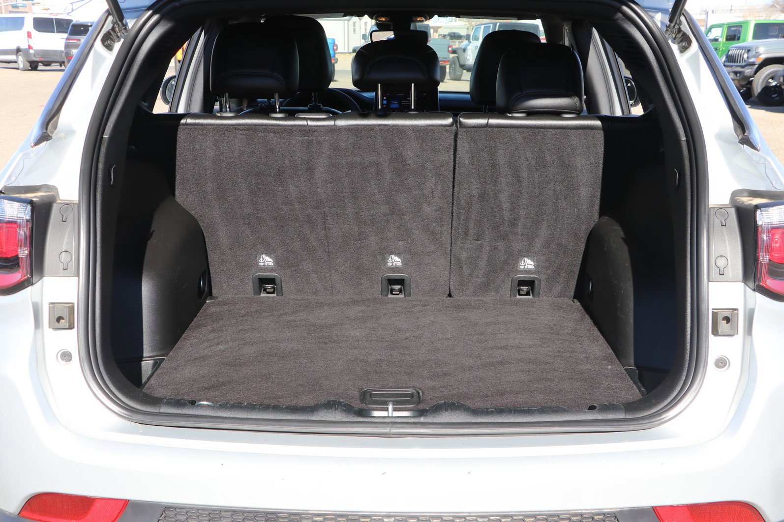 Used 2024 Jeep Compass Latitude image 29