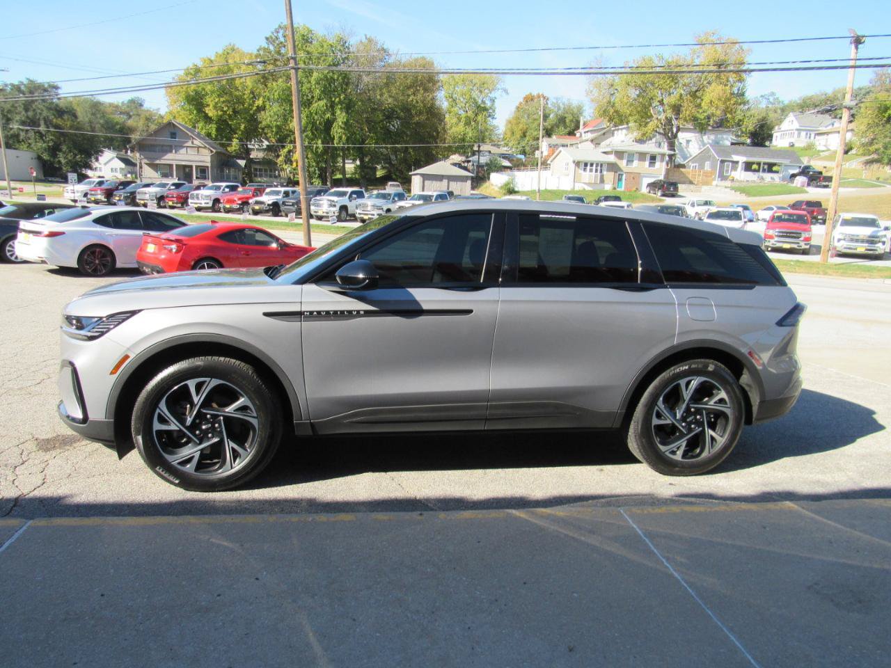 Used 2025 Lincoln Nautilus Premier w/ Jet Appearance Package AWD/4WD image 10