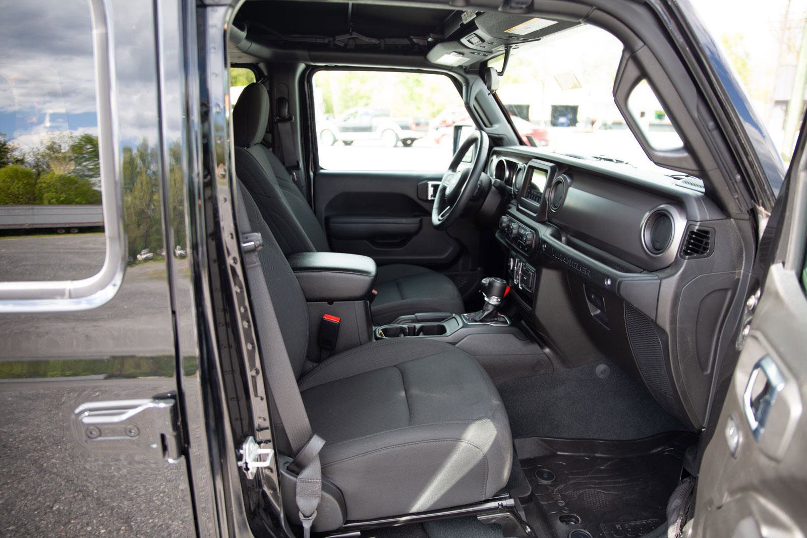 Used 2023 Jeep Wrangler Unlimited w/ Cold Weather Group AWD/4WD image 22