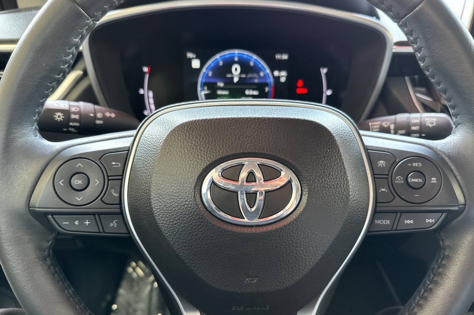 Certified 2024 Toyota Corolla Cross XLE w/ Convenience Package FWD image 30