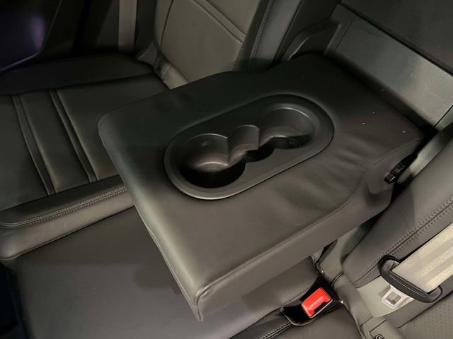 Used 2022 Porsche Cayenne Platinum Edition image 13