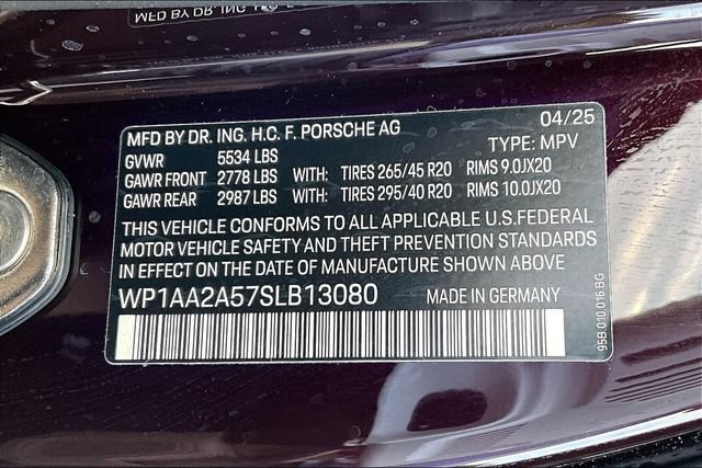 Used 2025 Porsche Macan AWD/4WD image 19