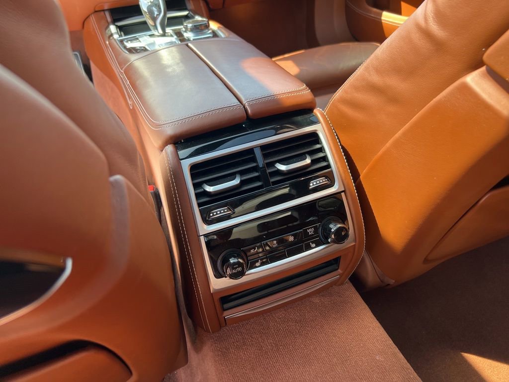 Used 2018 BMW 750i 750i image 9