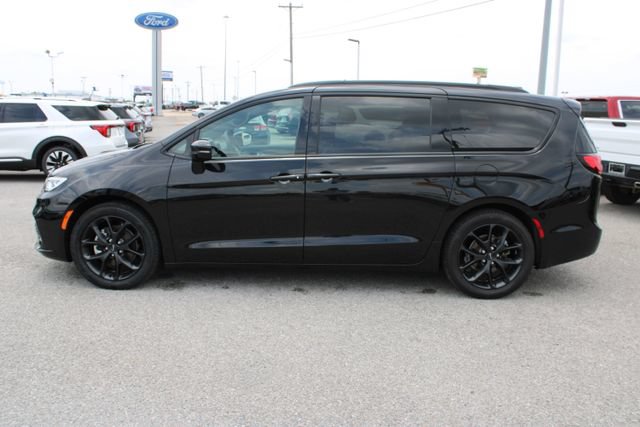 Used 2025 Chrysler Pacifica Limited FWD image 10