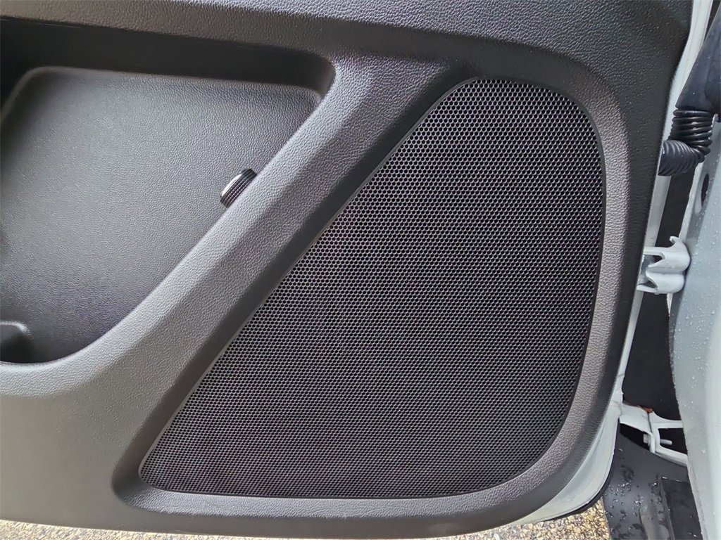 Used 2023 Chevrolet Traverse LT image 25