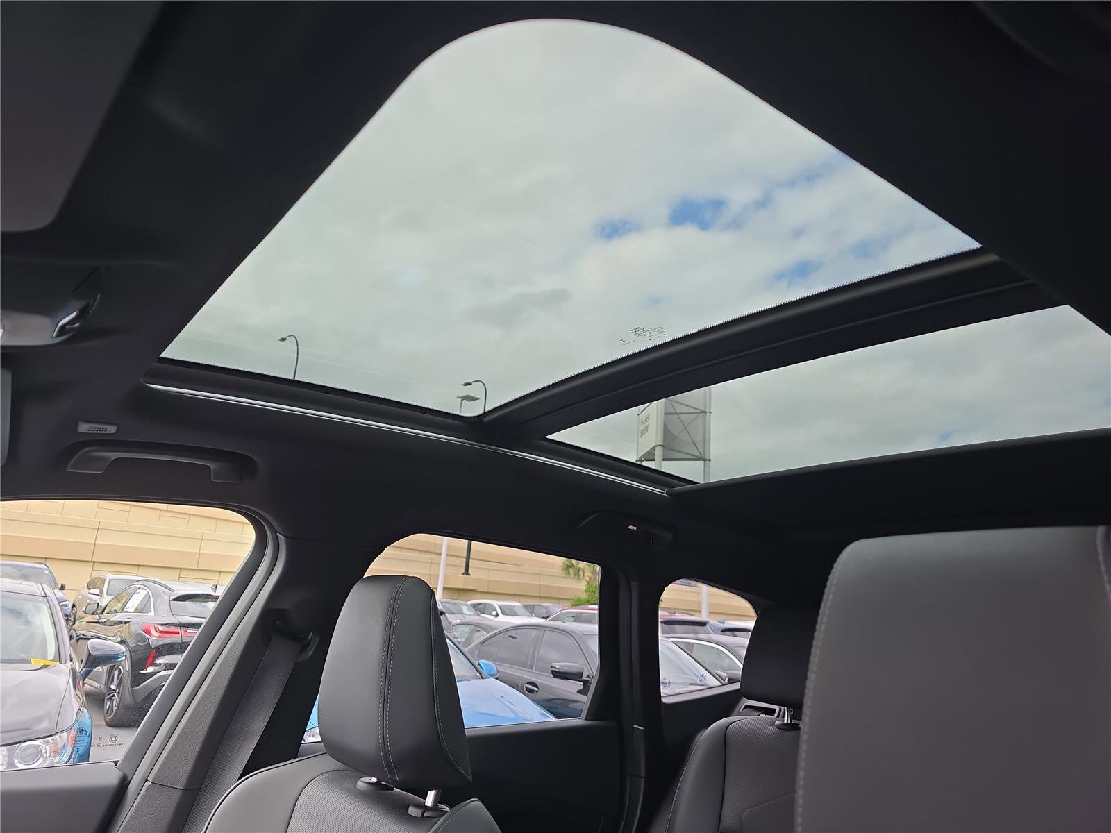 Used 2025 BMW X1 M35i image 24