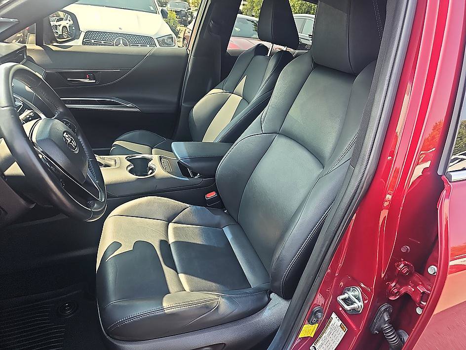 Used 2022 Toyota Venza XLE AWD/4WD image 14