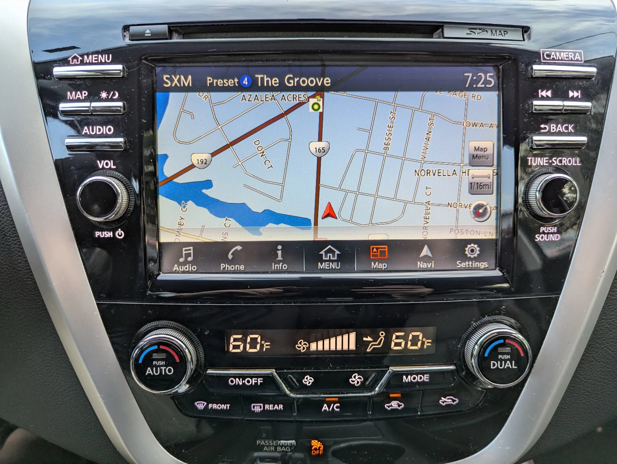 Used 2015 Nissan Murano SL FWD image 12