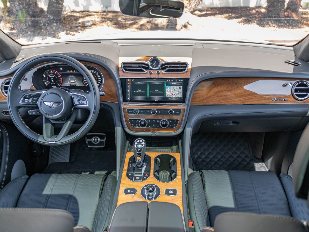 Used 2024 Bentley Bentayga image 5