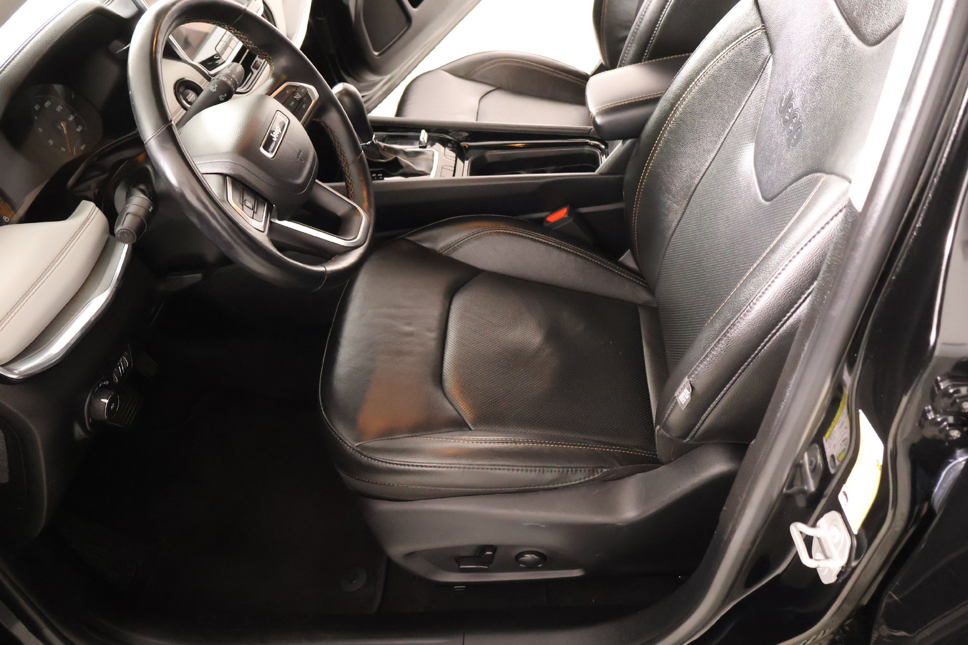 Used 2022 Jeep Compass Limited AWD/4WD image 11