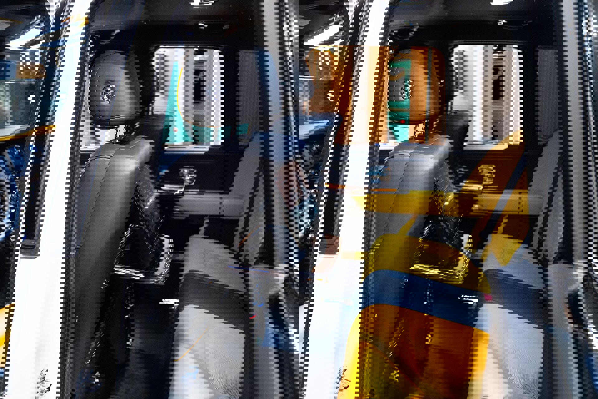 Used 2022 Rolls-Royce Cullinan Black Badge w/ Dark Exterior Package AWD/4WD image 8