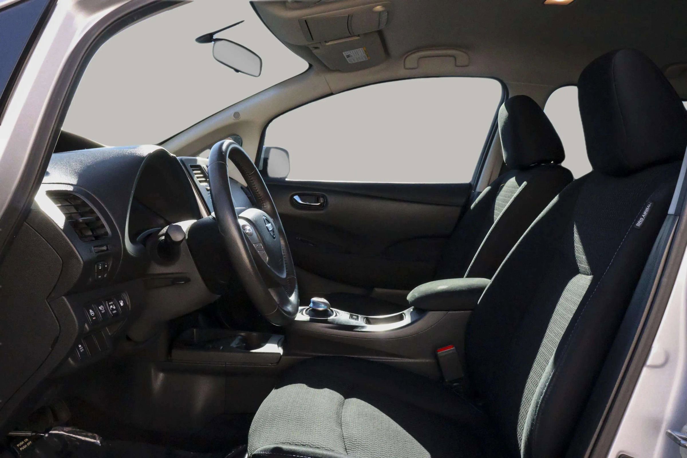 Used 2015 Nissan Leaf S image 17