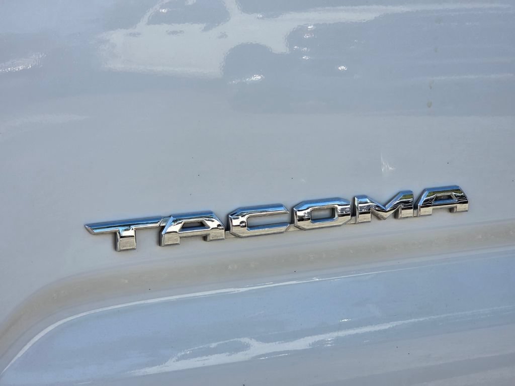 Used 2021 Toyota Tacoma SR5 RWD image 11