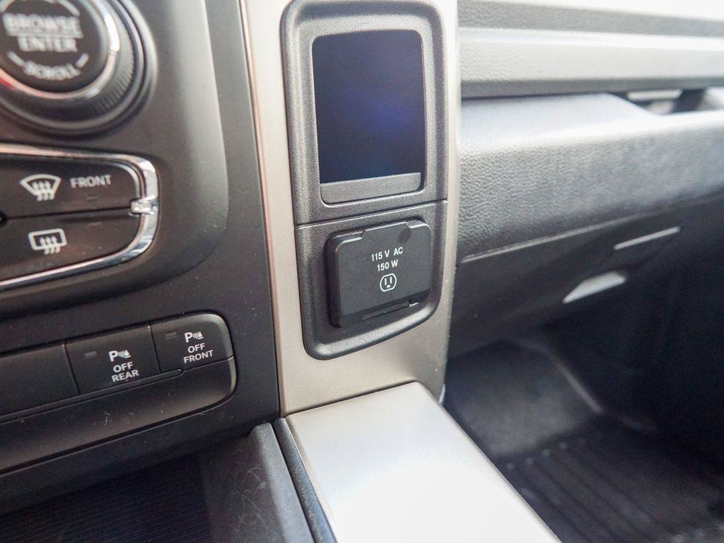 Used 2017 RAM 1500 Big Horn RWD image 24