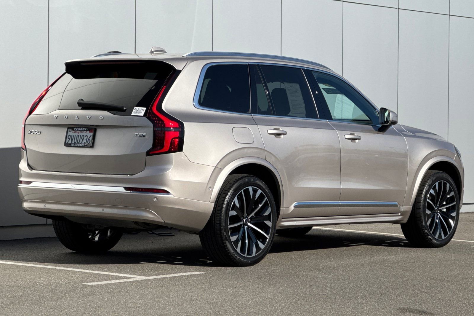 Certified 2026 Volvo XC90 T8 Plus w/ Protection Package Premier image 5