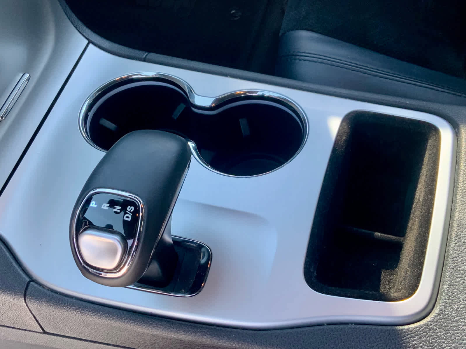 Used 2015 Jeep Grand Cherokee Altitude image 45