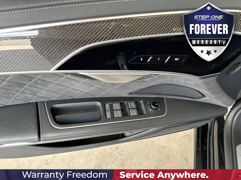 Used 2024 Audi S8 AWD/4WD image 12