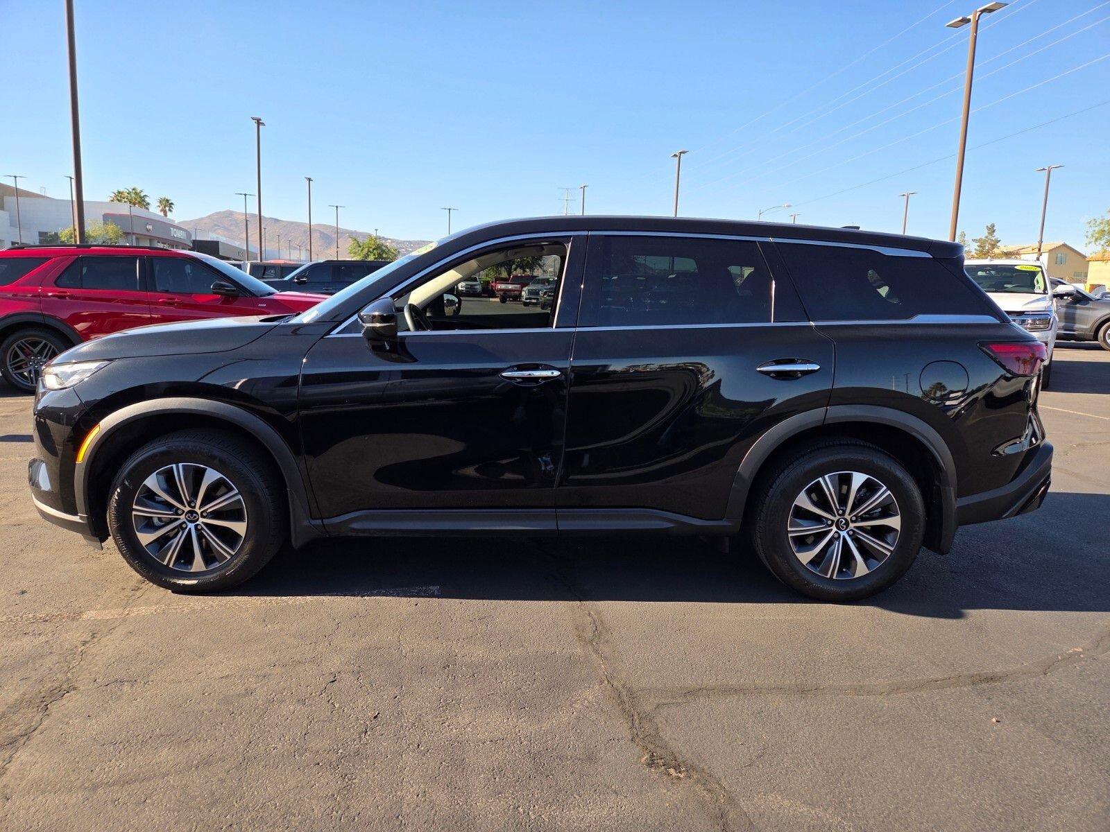 Used 2025 INFINITI QX60 Pure FWD image 3