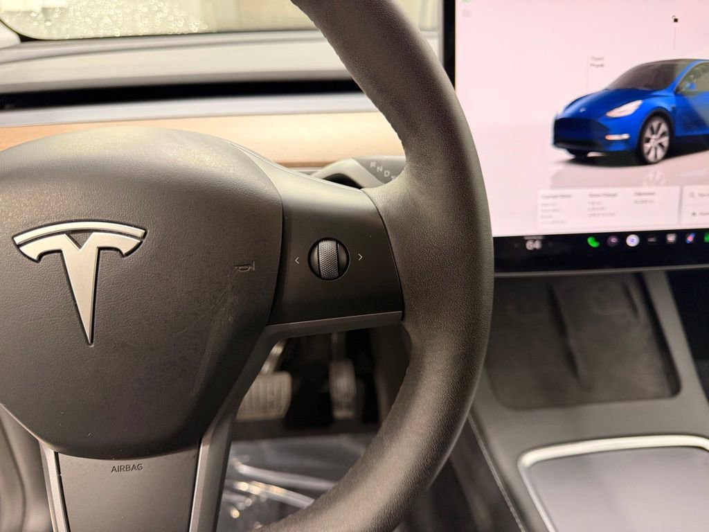 Used 2023 Tesla Model Y Long Range image 16