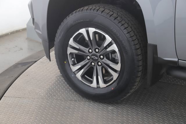 Used 2022 Chevrolet Colorado Z71 w/ Safety Package AWD/4WD image 13