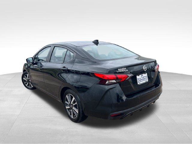 Used 2021 Nissan Versa SV FWD image 5