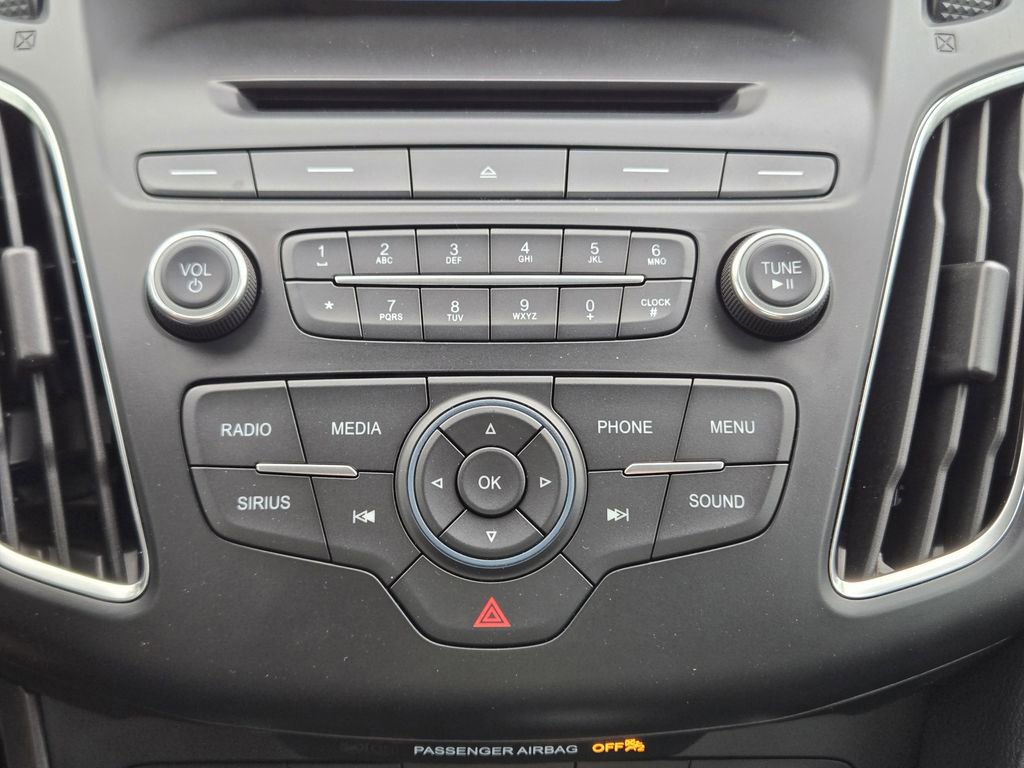 Used 2015 Ford Focus SE w/ Equipment Group 201A image 22