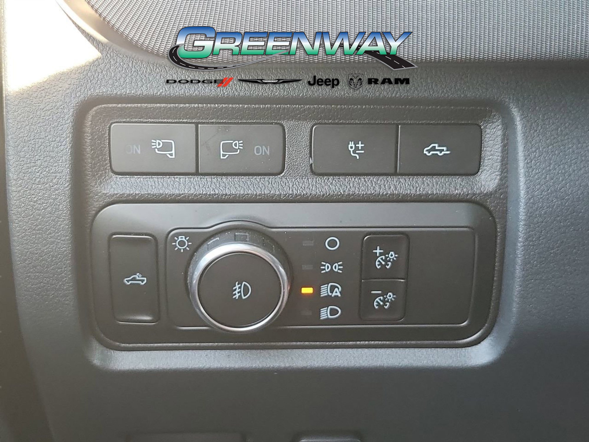 Used 2024 Ford F350 Platinum w/ FX4 Off-Road Package image 23