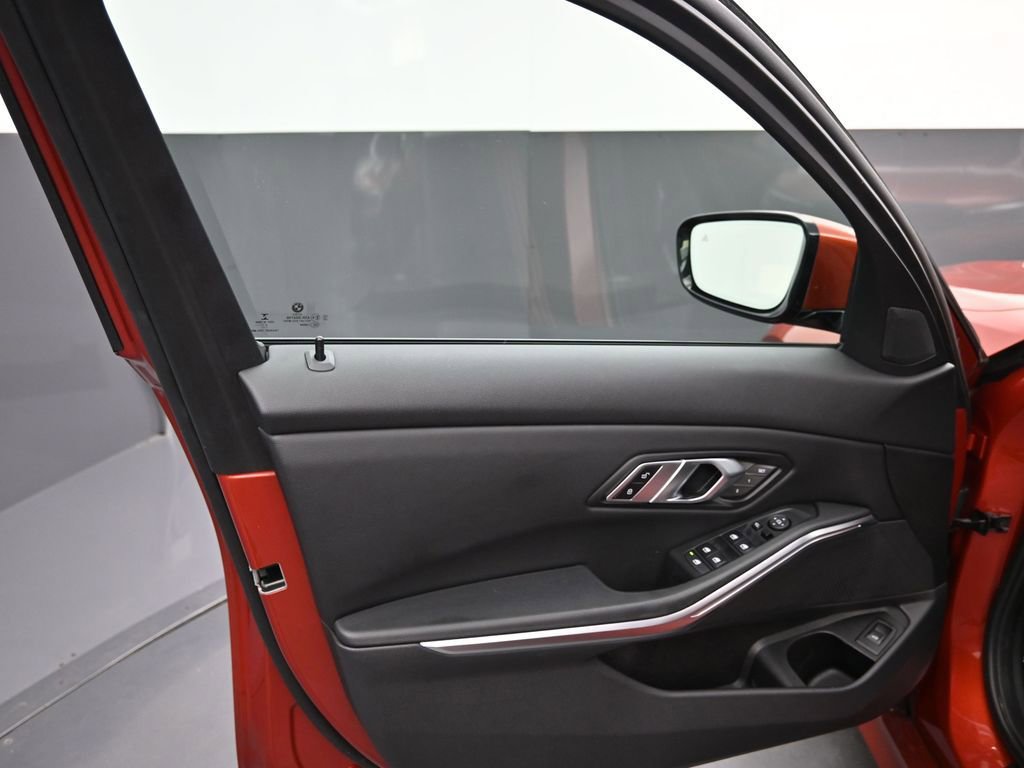 Used 2022 BMW 330i Sedan w/ Premium Package image 5