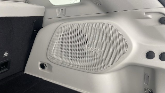 Used 2020 Jeep Cherokee Limited w/ Technology Group image 46