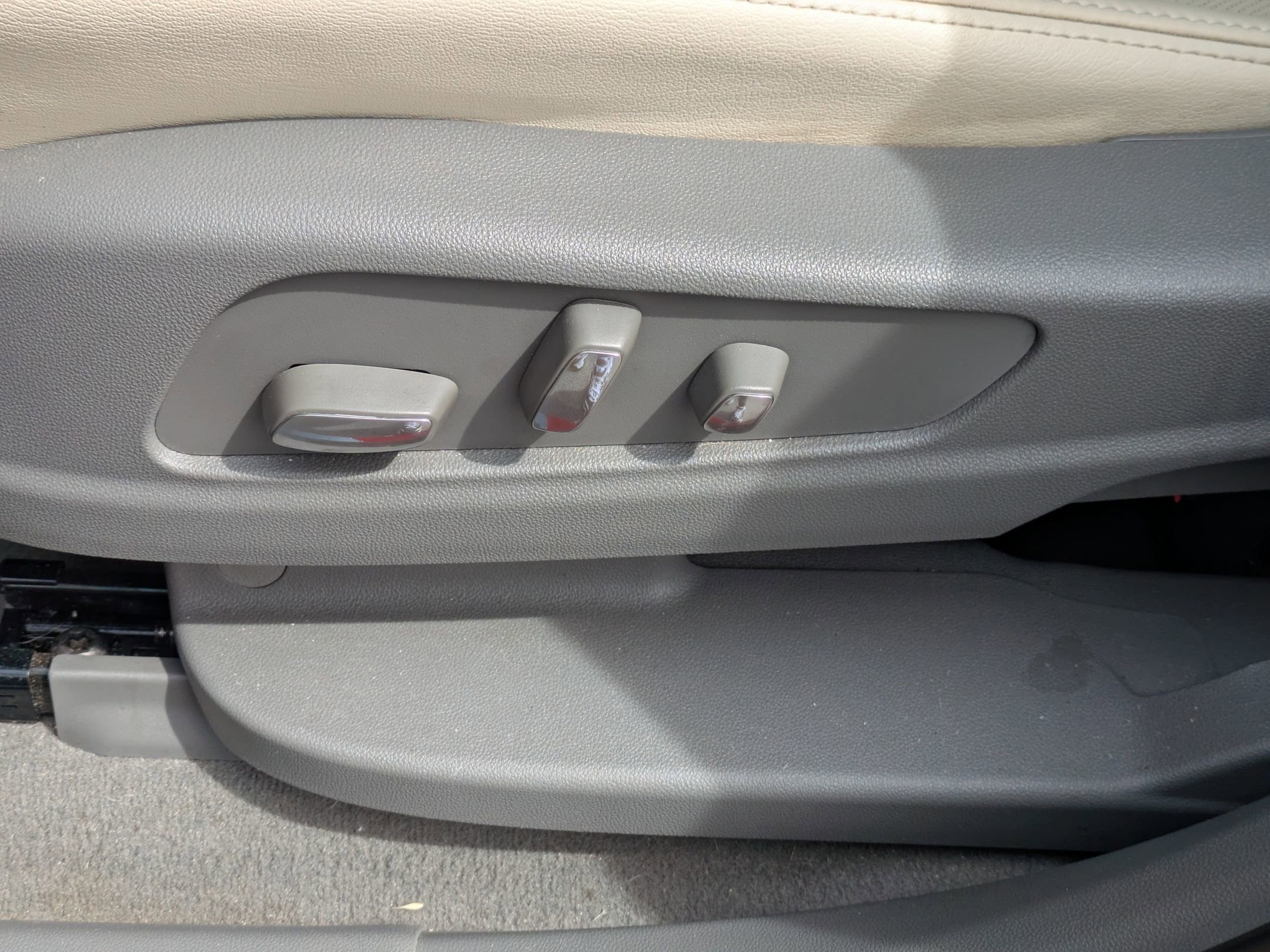 Used 2023 Cadillac XT6 Premium Luxury w/ Technology Package image 14