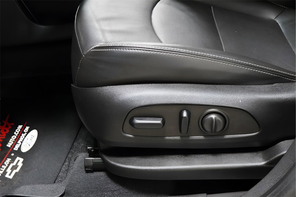 Used 2022 GMC Terrain SLT w/ Tech Package image 20