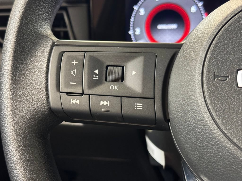 Used 2026 Nissan Kicks SV AWD/4WD image 28