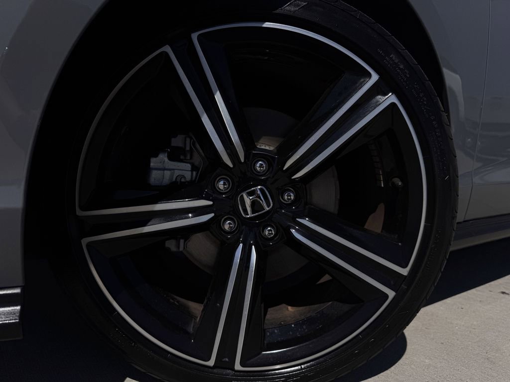 Used 2025 Honda Accord Sport image 9