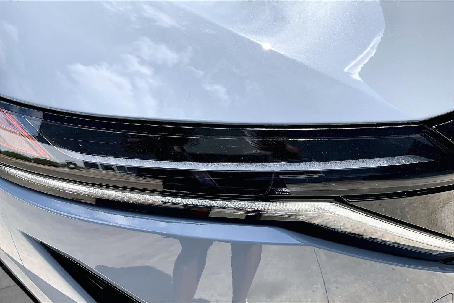 Used 2025 Nissan Ariya FWD image 27