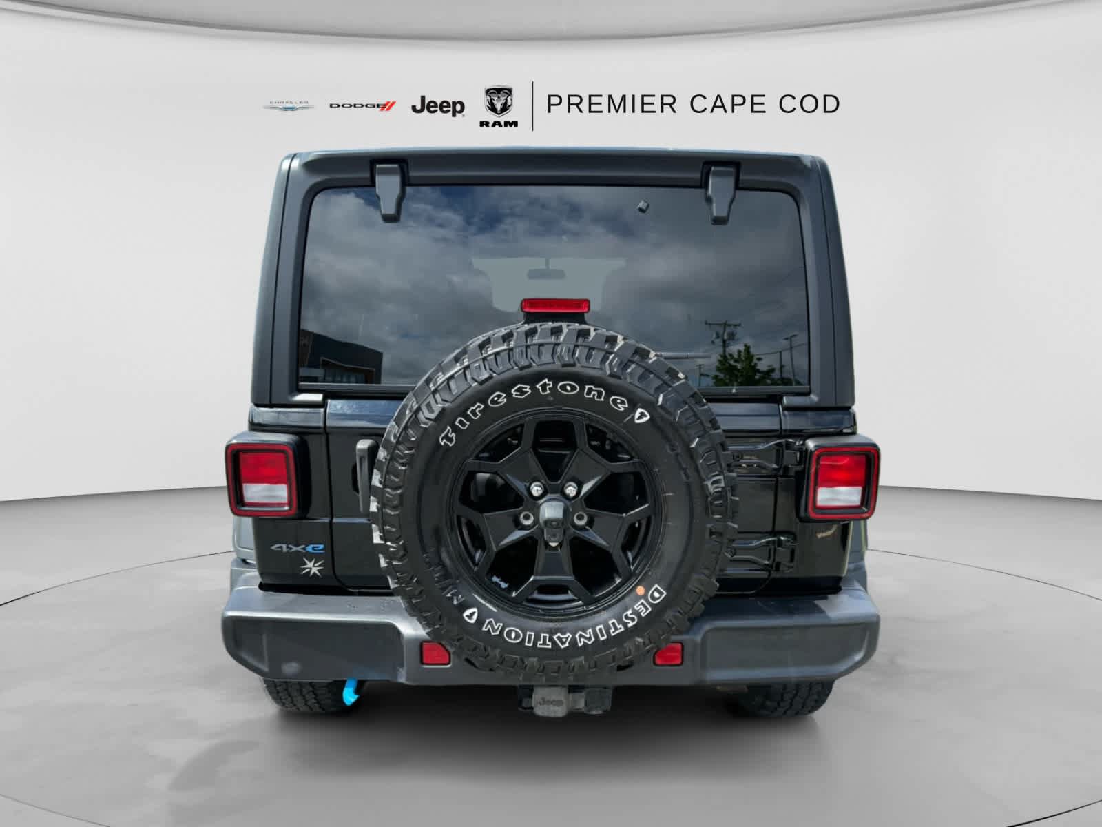 Used 2023 Jeep Wrangler Unlimited w/ Cold Weather Group AWD/4WD image 7