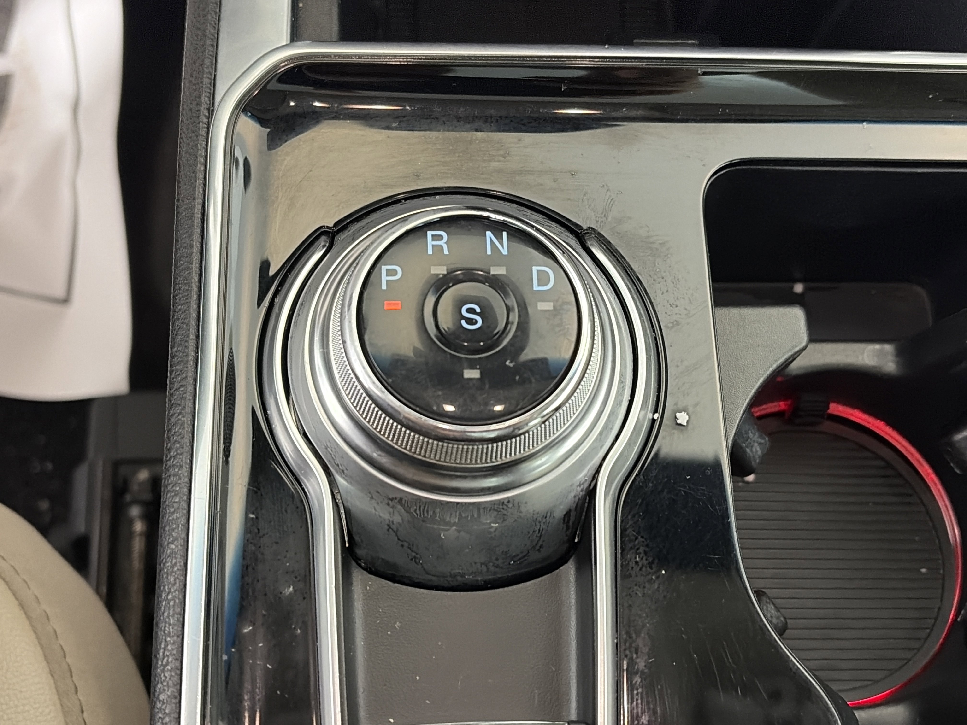 Used 2020 Ford Edge Titanium w/ Equipment Group 301A image 24