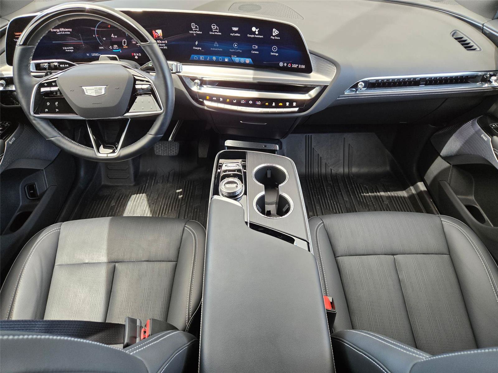 Used 2025 Cadillac Lyriq Luxury w/ LPO, Floor Liner Package AWD/4WD image 13