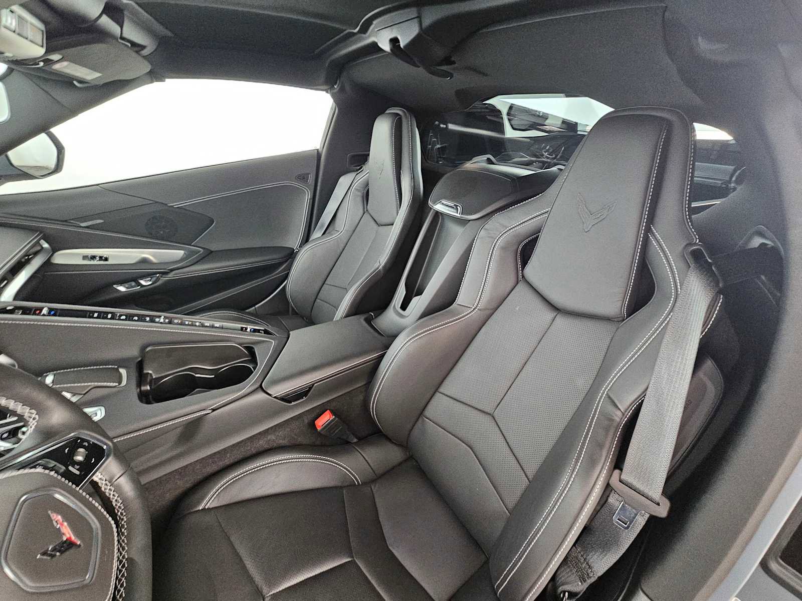 Used 2025 Chevrolet Corvette Stingray Coupe w/ 1LT RWD image 17