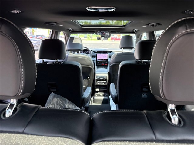 New 2025 Jeep Grand Cherokee L Limited w/ Trailer Tow Package image 31