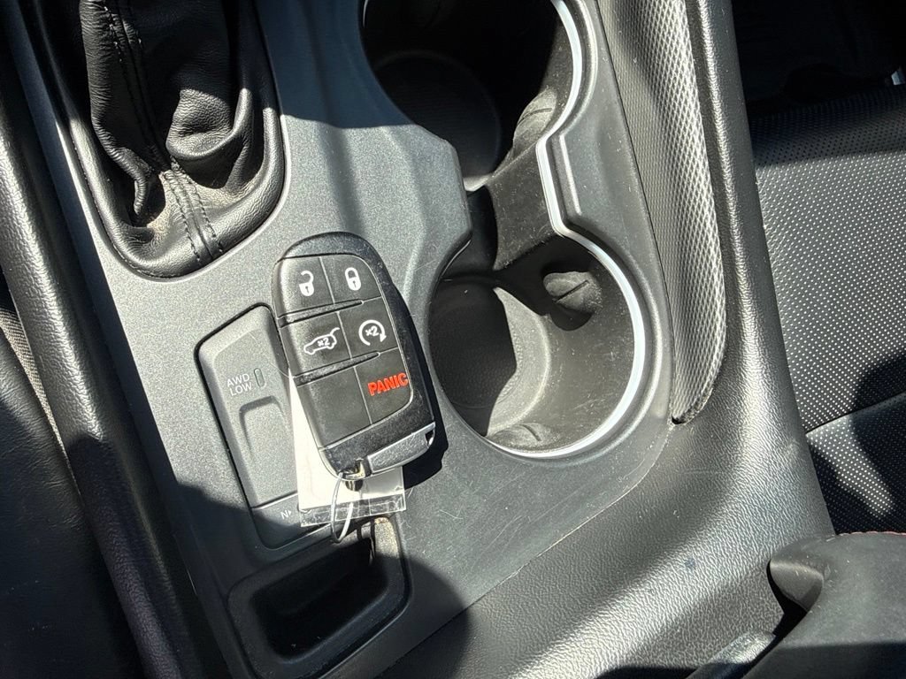 Used 2022 Dodge Durango R/T w/ Blacktop Package AWD/4WD image 30