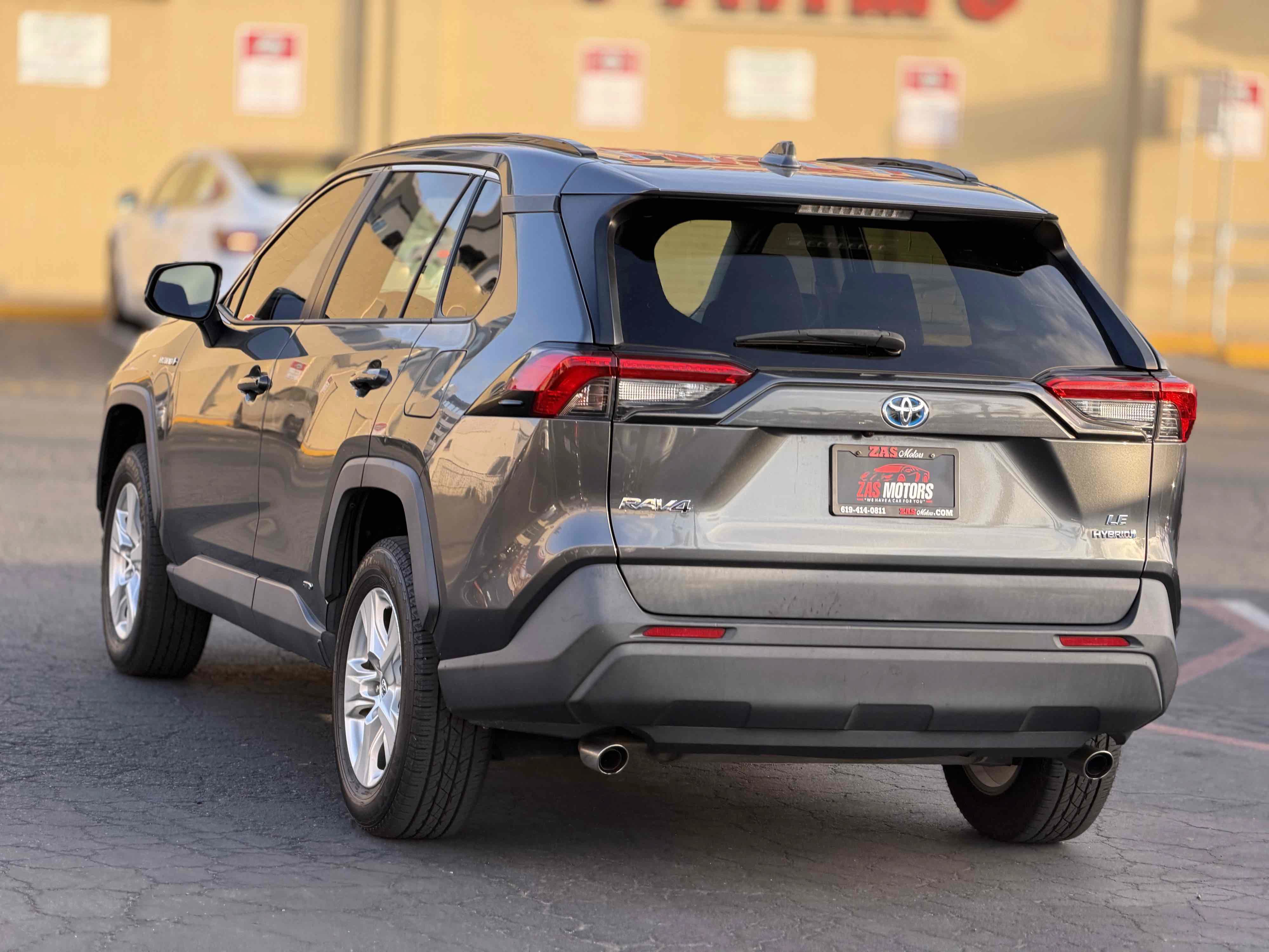 Used 2021 Toyota RAV4 LE AWD/4WD image 11