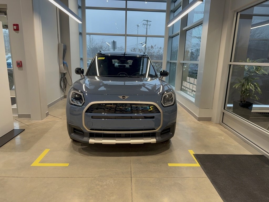 New 2026 MINI Cooper Countryman SE image 2