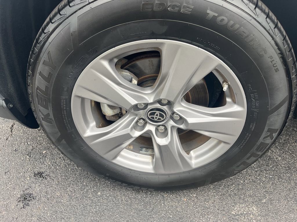 Used 2023 Toyota RAV4 LE image 9