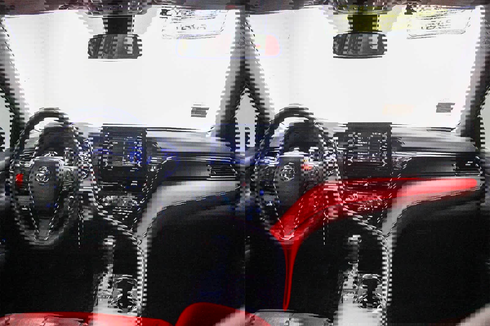 Used 2023 Toyota Camry SE image 13