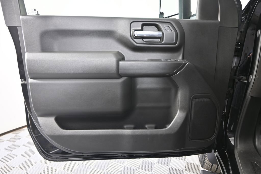 Used 2025 Chevrolet Silverado 3500 W/T image 17