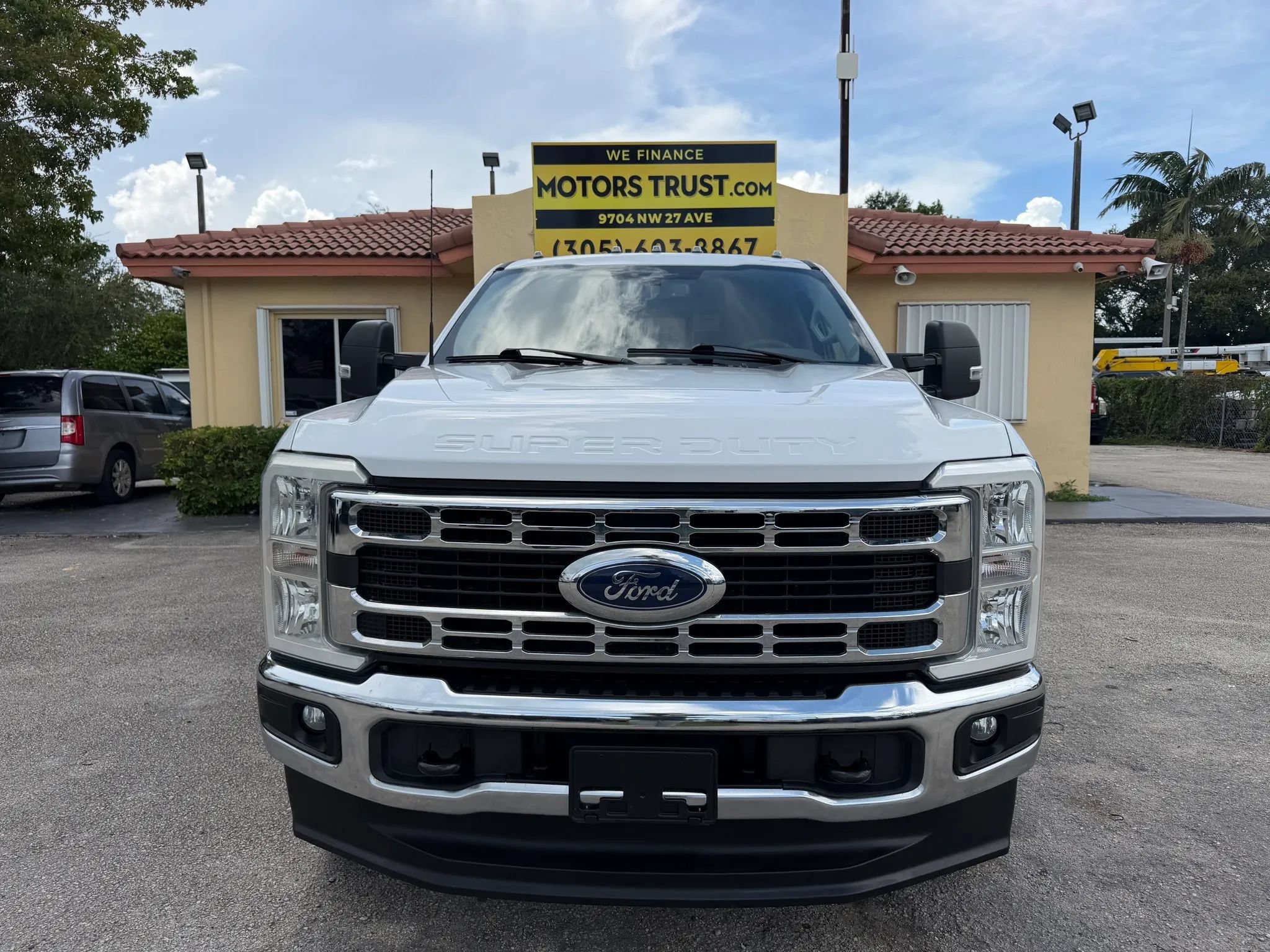 Used 2023 Ford F250 XLT w/ FX4 Off-Road Package AWD/4WD image 9
