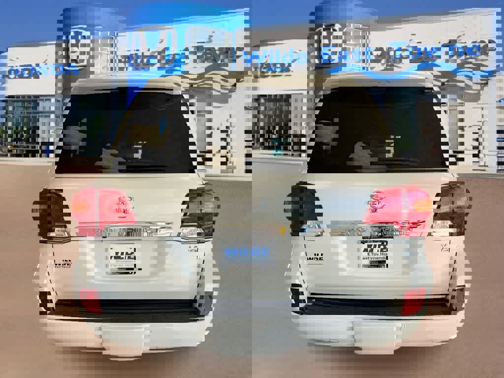 Used 2015 Toyota Land Cruiser image 7