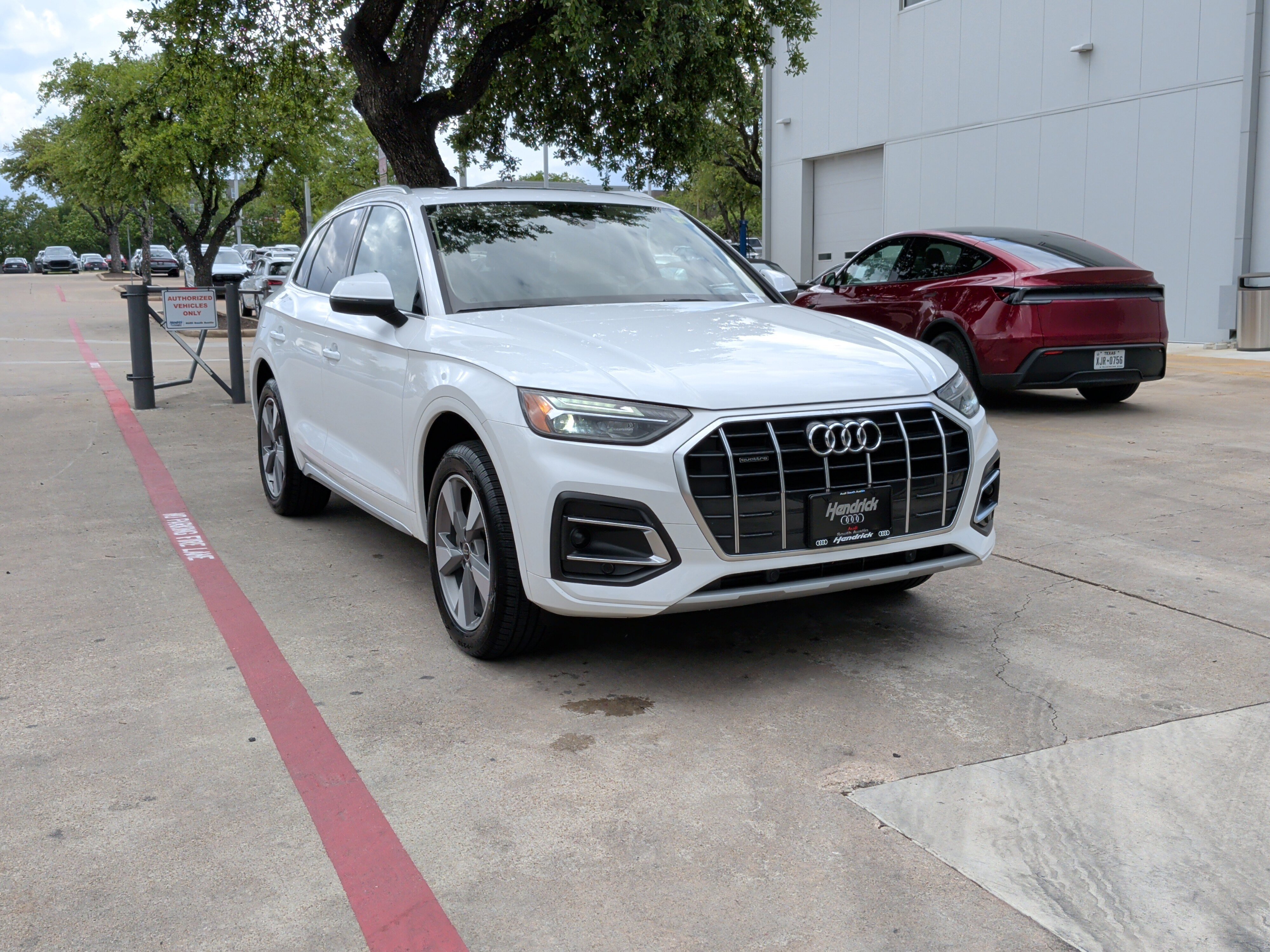 Certified 2023 Audi Q5 2.0T Premium w/ Convenience Package image 2