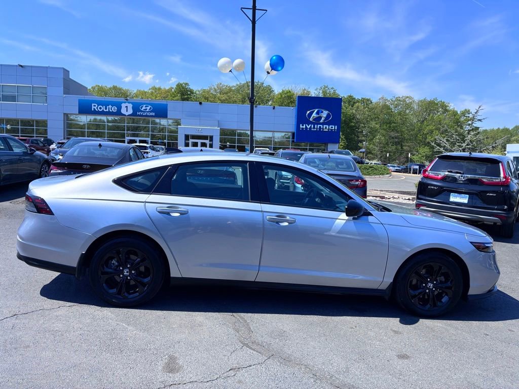 Used 2025 Honda Accord SE image 9